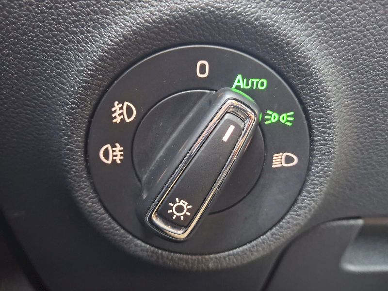 Škoda Karoq (2018) Style DSG 4x4 2,0TDi 110kW - fotka 29 z 38