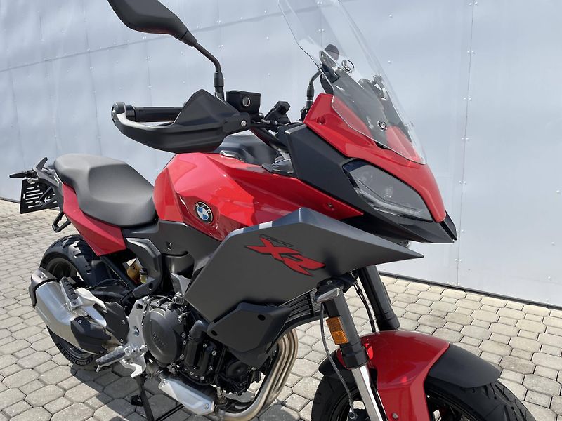 BMW (2026) F 900 XR - fotka 4 z 12