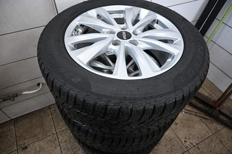 Ford S-MAX (2020) 2.0 ST-LINE 7 Míst LED ACC Web - fotka 37 z 38