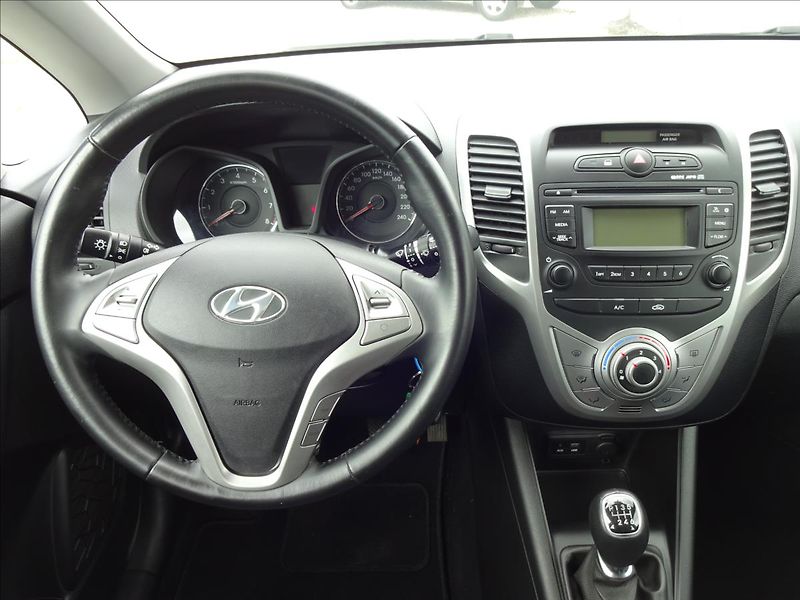 Hyundai ix20 1,6 i 91kW 56 000km - fotka 33 z 48