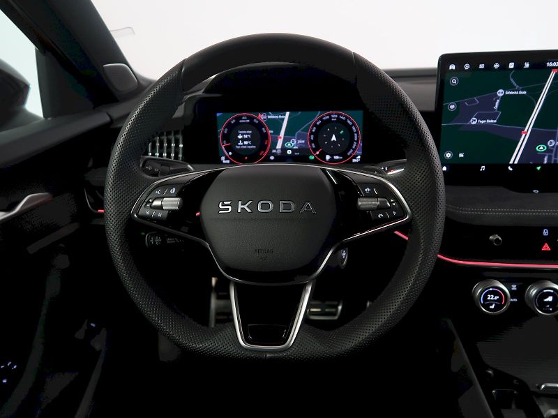 Škoda Superb (2025) SPORTLINE 2.0TSI 195KW 4x4 DSG - fotka 18 z 50
