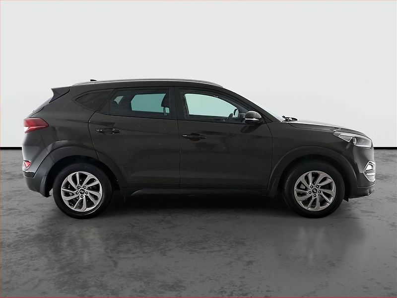 Hyundai Tucson (2017) Trikolor 1.7 CRDi, ČR,1.maj - fotka 6 z 17