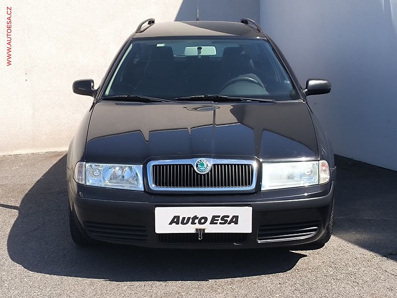 Škoda Octavia (2009) 1.6i, AC - fotka 2 z 14