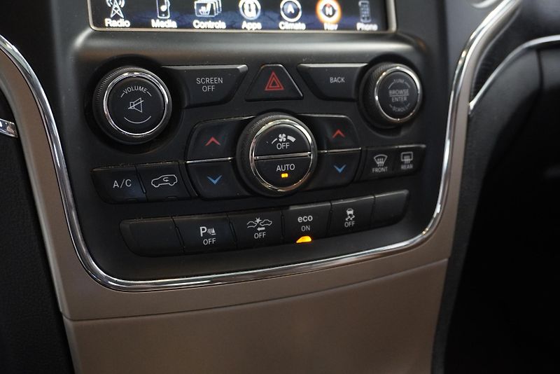 Jeep Grand Cherokee 3,0 MJT V6 4X4 AUTOMAT - fotka 19 z 33