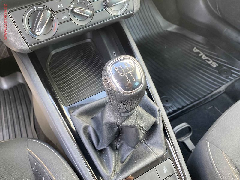 Škoda Scala (2019) 1.0 TSi, 1.maj,ČR, Ambition - fotka 16 z 19