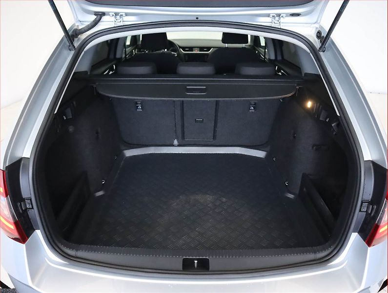 Škoda Octavia (2019) 1.6 TDI, Automat, Serv.kniha - fotka 14 z 19
