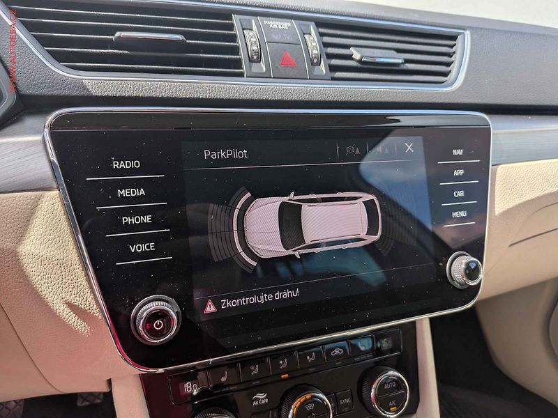 Škoda Superb (2018) 2.0 TDI 4x4, Bixen, navi - fotka 15 z 18
