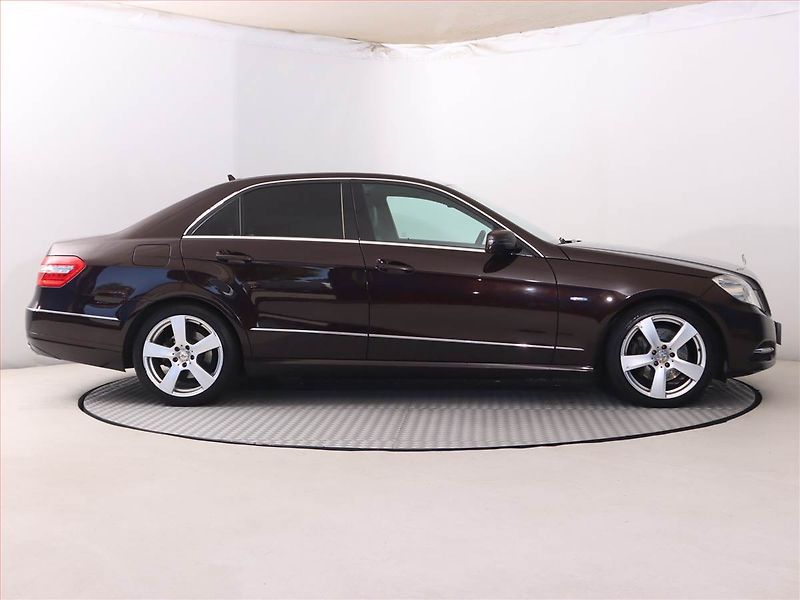 Mercedes-Benz Třídy E (2011) E 250 CDI, 4X4, Automat, Navi - fotka 6 z 20