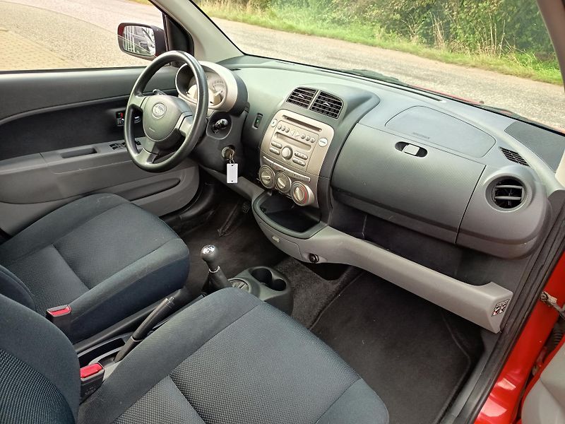 Subaru Justy (2009) 1.0 51kw - fotka 39 z 44