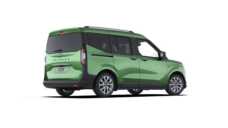 Ford Tourneo Courier (2026) L1 TOURNEO TITANIUM 1,0 EcoBoo - fotka 3 z 9