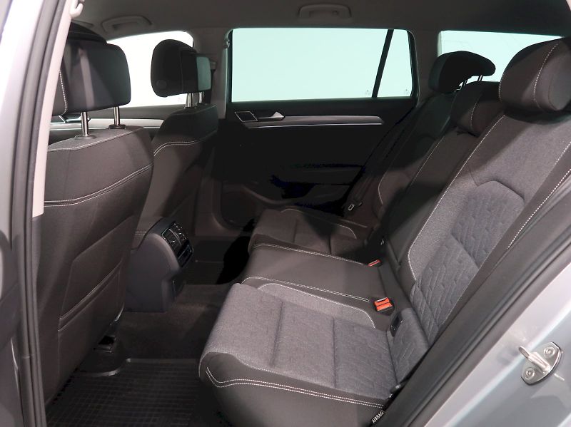 Volkswagen Passat (2022) BUSINESS 1.5TSI EVO 110KW - fotka 16 z 39