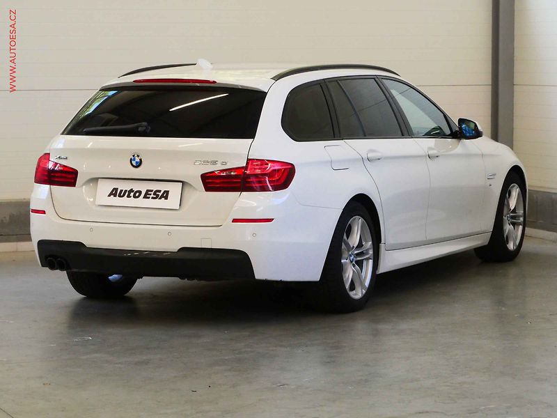 BMW Řada 5 (2016) 2.0d 525D xDrive, ČR, AT - fotka 4 z 22