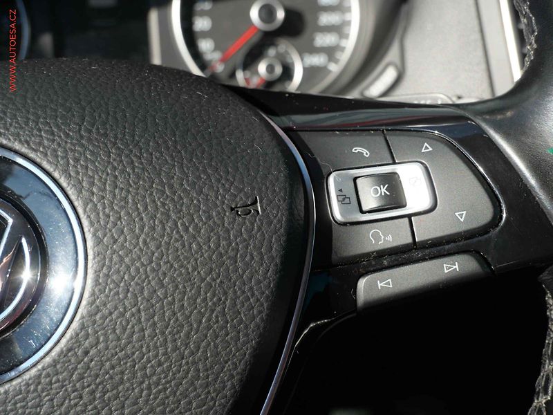 Volkswagen Sharan (2018) 2.0 TDi, Comfortline, DSG - fotka 13 z 28