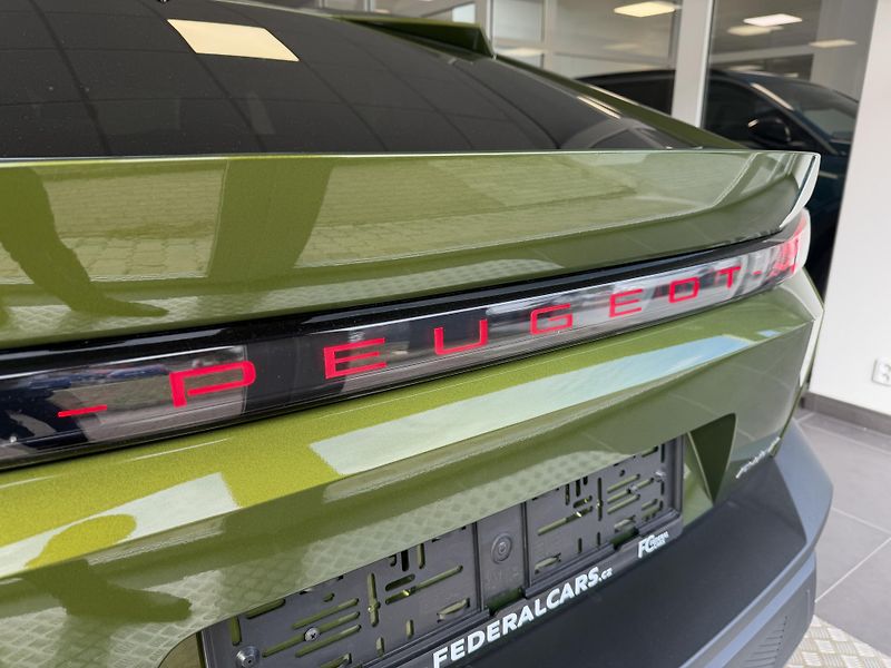 Peugeot 408 (2026) GT Plug-in HYBRID 240 e-DCS7 - fotka 10 z 33