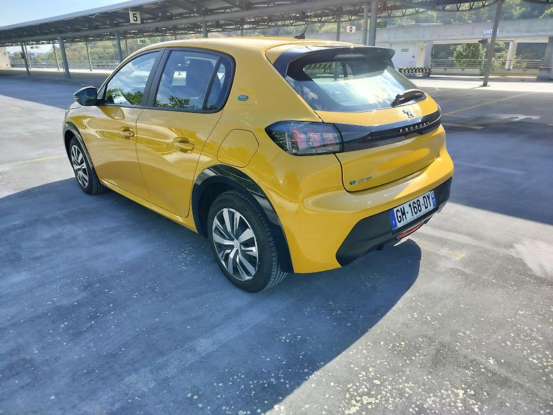 Peugeot 208 e - fotka 3 z 22