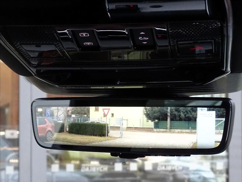 Land Rover Range Rover 3,0 D350 AUTOBIOGRAPHY SWB - fotka 22 z 26