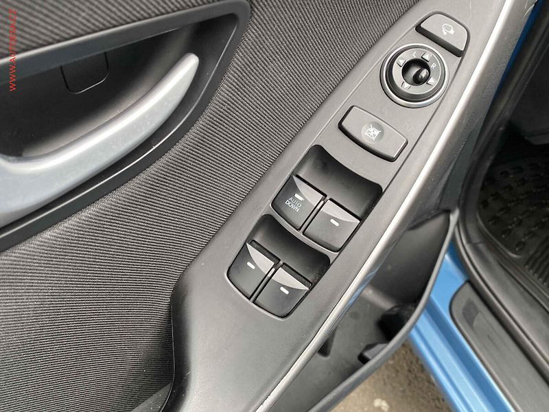 Hyundai i30 (2014) 1.6i, ČR, AT, temp. - fotka 13 z 17