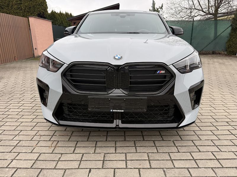 BMW X2 M135i xdrive  - fotka 2 z 16