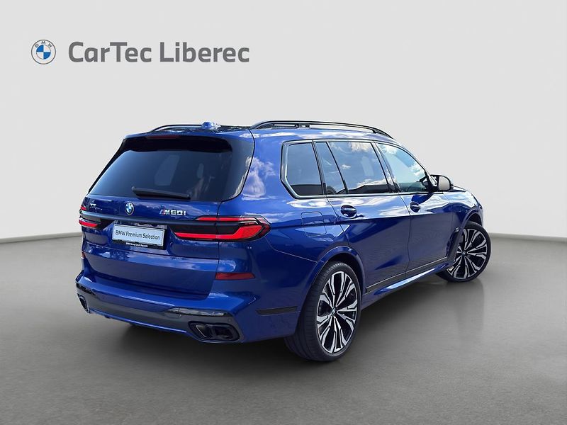 BMW X7 M60i xDrive - fotka 3 z 22