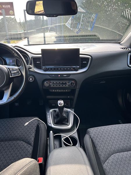 Kia Ceed SW (2022) Kia Ceed SW 1.6 CRDi 100 kW  - fotka 7 z 9