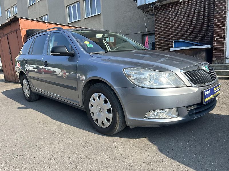 Škoda Octavia 2.0 TDI Champion Ambition Comb - fotka 28 z 30