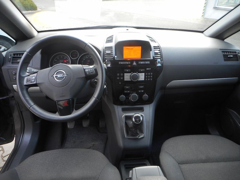 Opel Zafira (2012) 1,8-VYHŘ.SED.-TAŽNÉ-TEMPOMAT - fotka 10 z 20