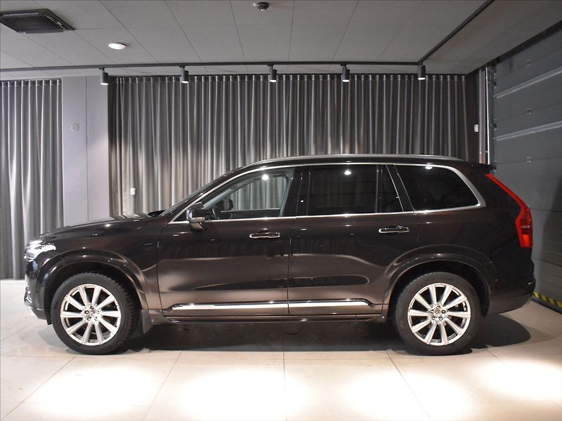 Volvo XC90 2,0 D5 AWD INSCRIPTION Pano - fotka 2 z 24