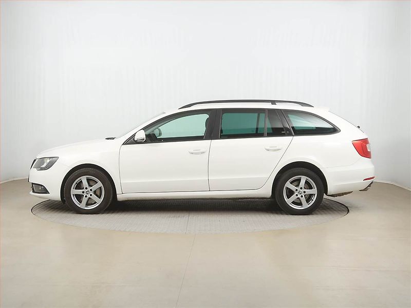 Škoda Superb (2014) 2.0 TDI, Xenony, Tempomat - fotka 3 z 17