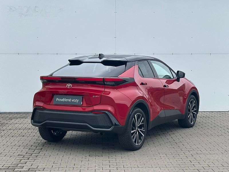 Toyota C-HR 2,0 HEV e-CVT Executive - fotka 2 z 29