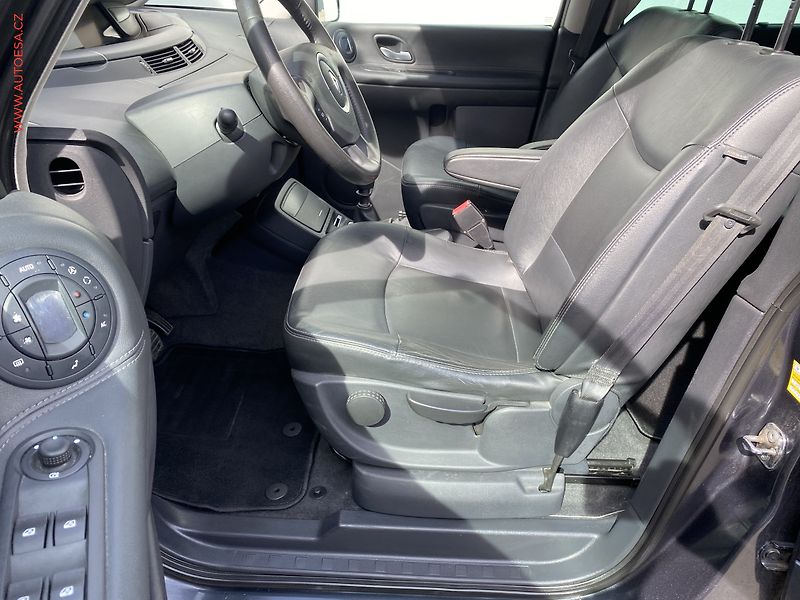 Renault Espace (2010) 2.0dCi, Navi, panorama - fotka 9 z 20