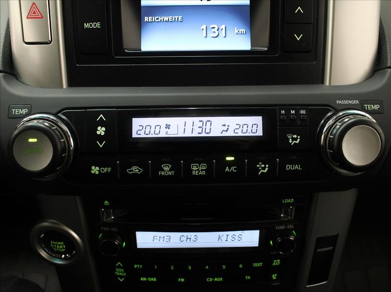 Toyota Land Cruiser 3,0 D-4D Anniversary 120tkm.ČR - fotka 17 z 22