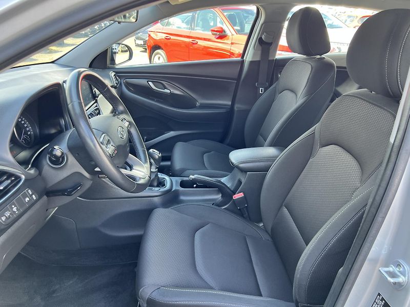 Hyundai i30 Fastback 1.0T-GDi KOUPENO V ČR - fotka 7 z 37