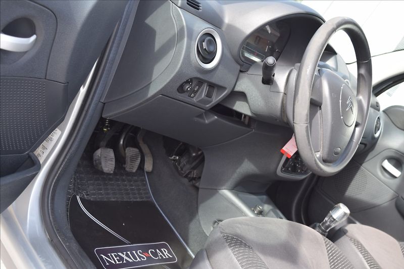 Citroën C3 1,4 i 54KW ALU NÍZKÝ NÁJEZD KM - fotka 17 z 35