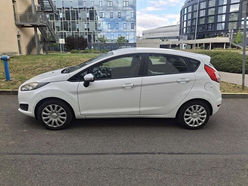 Ford Fiesta 1,2 - fotka 3 z 27
