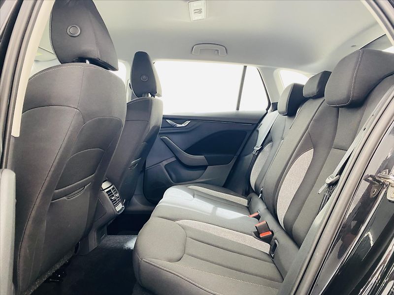 Škoda Scala 1,0 TSI 85kW Selection - fotka 6 z 24