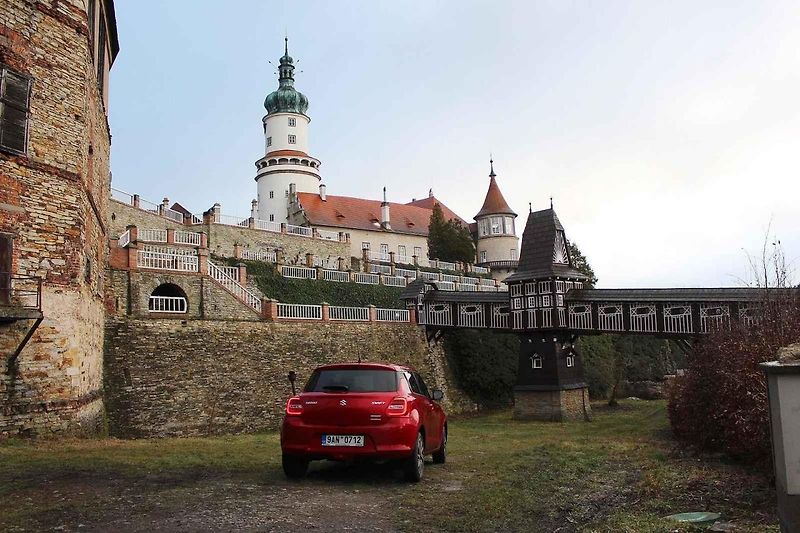 V zimě se tato verze Suzuki Swift cítí úplně skvěle