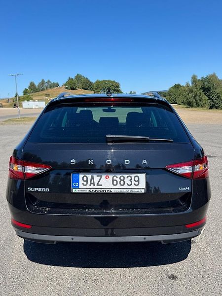 Škoda Superb (2023) 4x4 - fotka 2 z 21