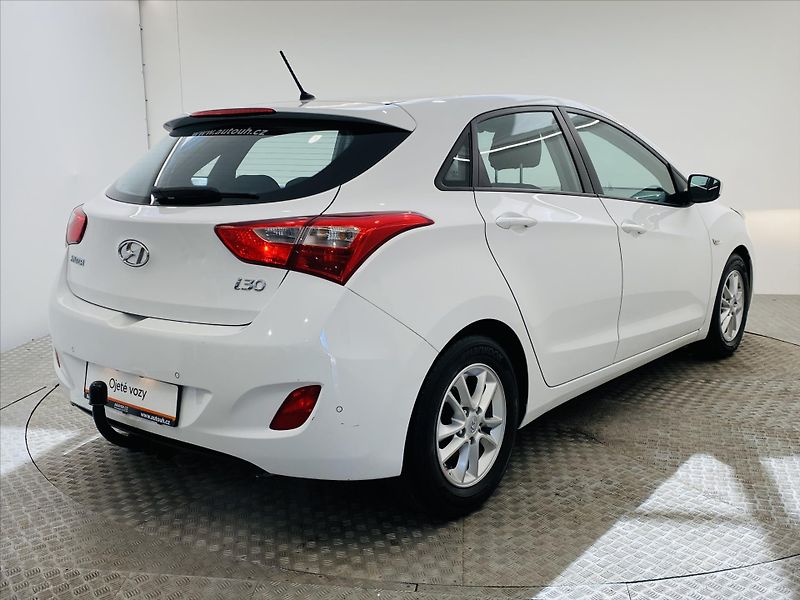 Hyundai i30 1,6 GDI 99kW 1.maj. ČR - fotka 2 z 22