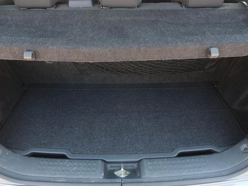 Suzuki Swift (2010) 1.3 - fotka 14 z 15