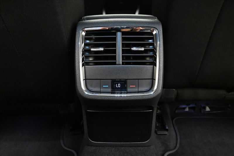 Škoda Octavia 2,0 TDI 110 kW DSG Style Záruk - fotka 22 z 31