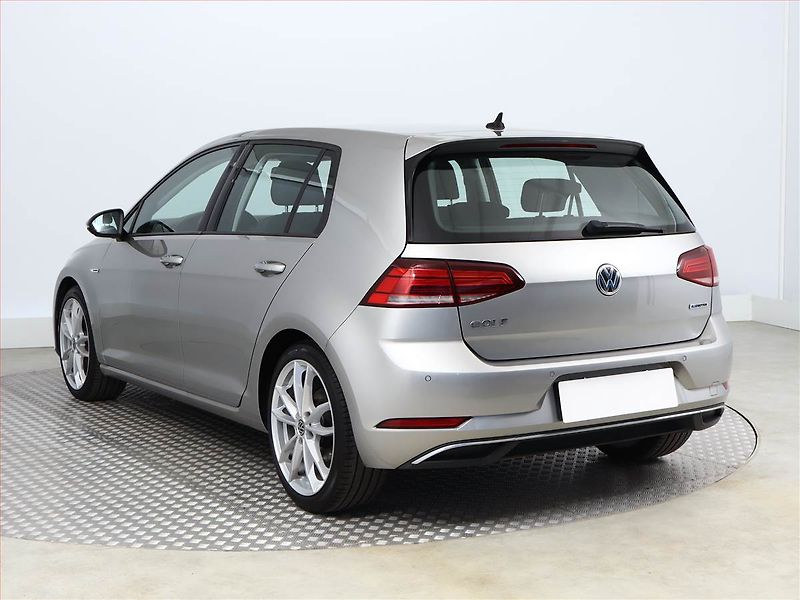 Volkswagen Golf (2019) Comfortline 1.5 TSI - fotka 4 z 13