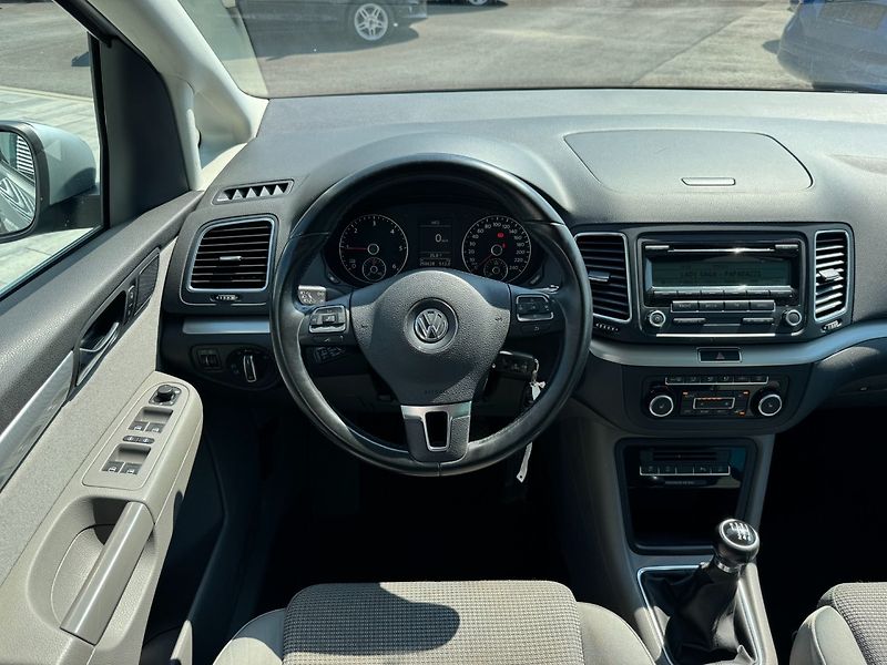 Volkswagen Sharan (2010) Comfortline 2.0 TDI 103kW - fotka 11 z 32