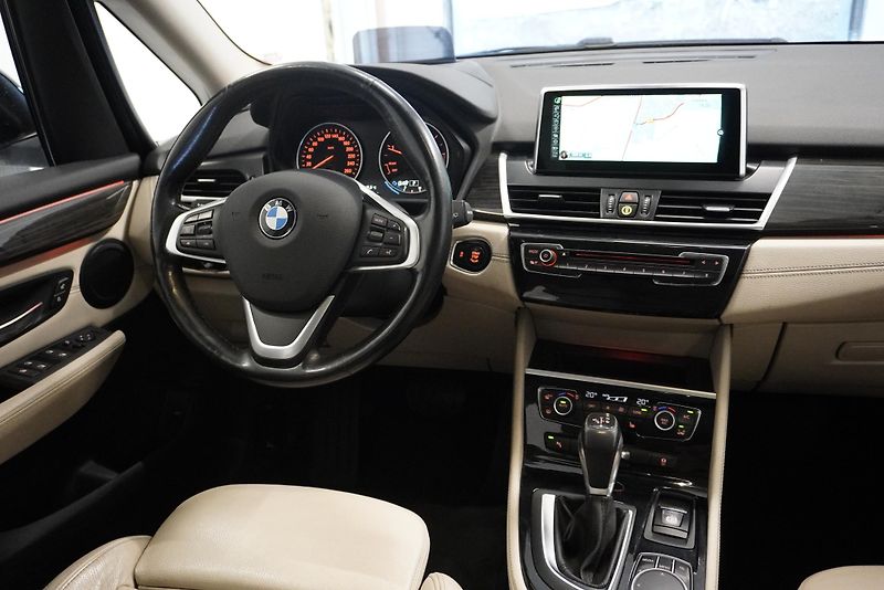 BMW Řada 2 2,0 GRAN TOURER - fotka 26 z 33