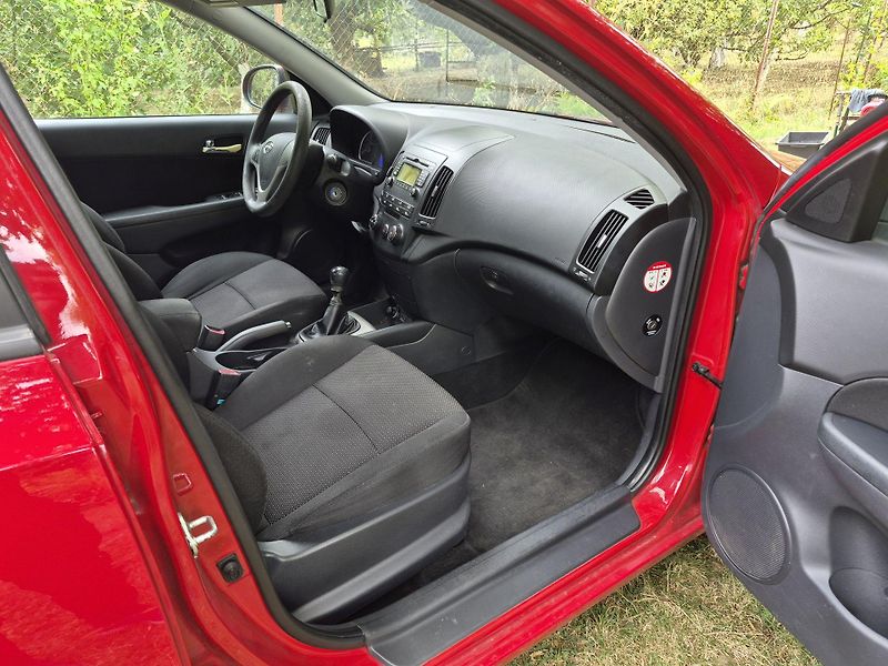 Hyundai i30 (2009) Hyundai i30 FD r.v.2009 1.4 - fotka 17 z 21
