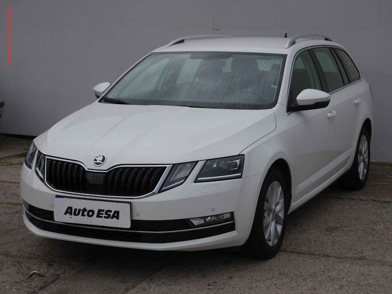 Škoda Octavia (2019) 1.6 TDi, ČR, Style, LED - fotka 3 z 24