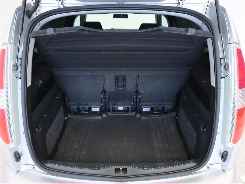 Škoda Roomster (2007) 1.6 16V, Park. senzory - fotka 14 z 16