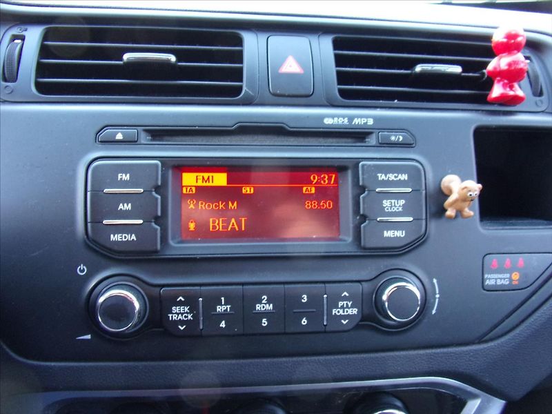Kia Rio 1,3 CVVT - fotka 18 z 26