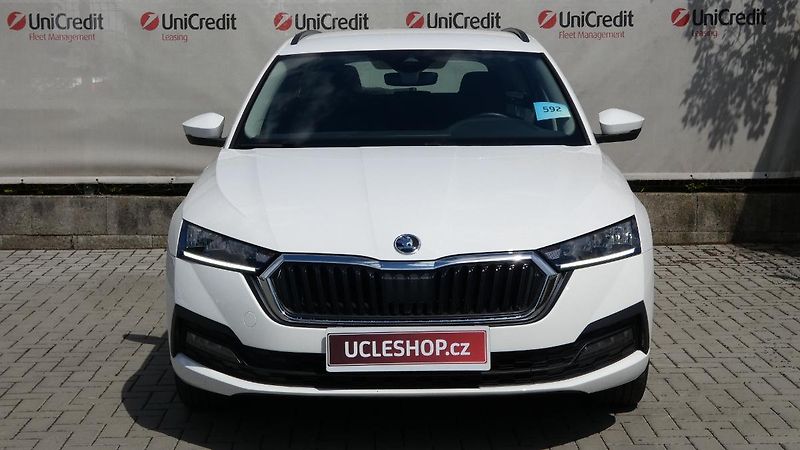 Škoda Octavia Combi 2,0 TDI Ambition - fotka 2 z 23