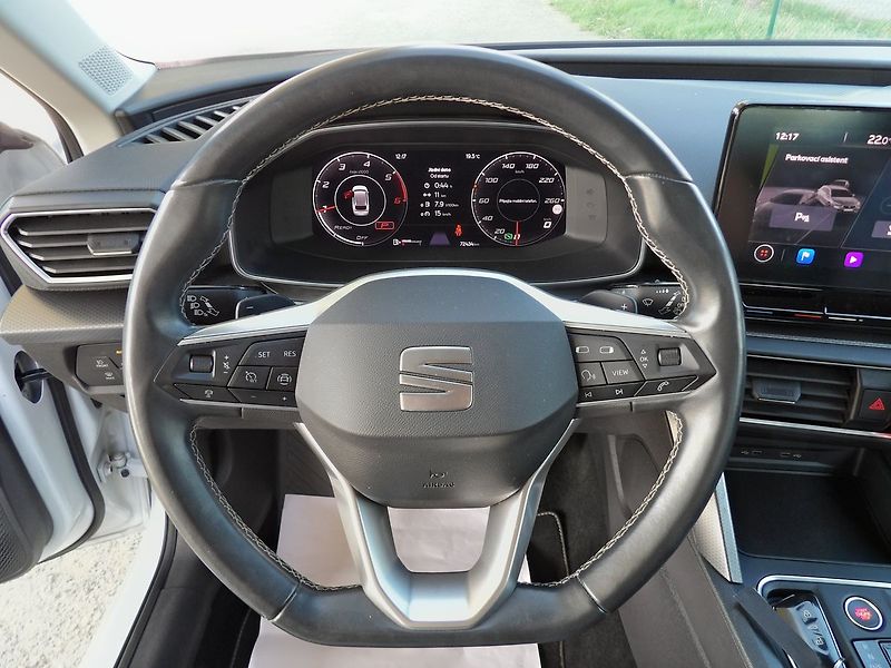 Seat Leon 2.0TDI DSG Virtual ACC LED NAV - fotka 14 z 31