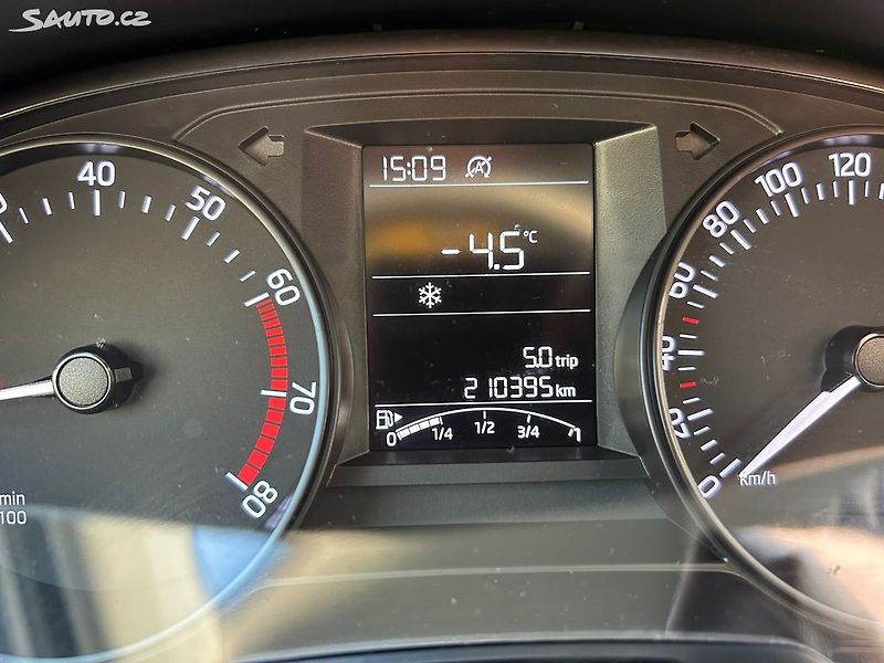 Škoda Fabia (2017) 1.0 Mpi 55 KW - fotka 13 z 21